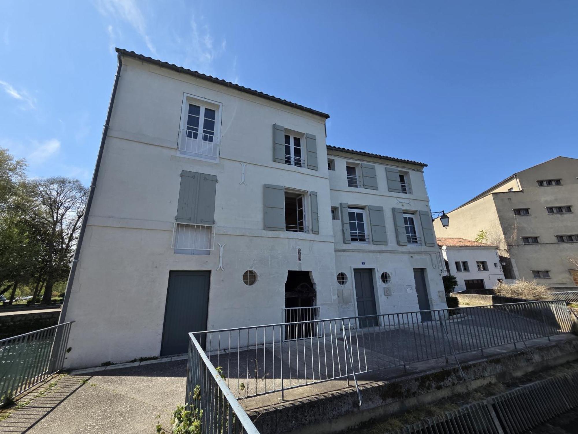 Quai 3 Loft Moderne Et Lumineux Les Pieds Dans L'Eau Appartement Jarnac Buitenkant foto