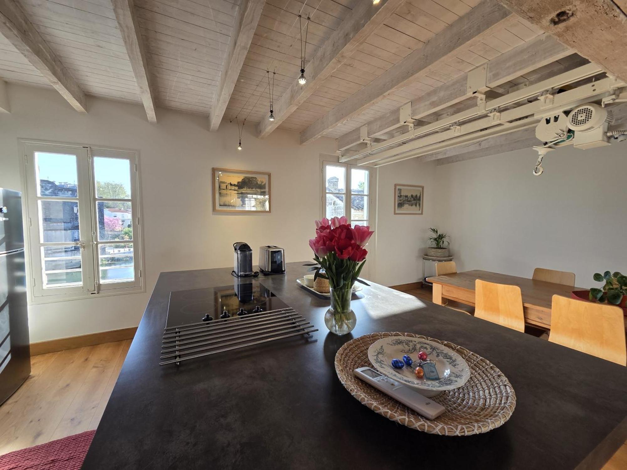 Quai 3 Loft Moderne Et Lumineux Les Pieds Dans L'Eau Appartement Jarnac Kamer foto